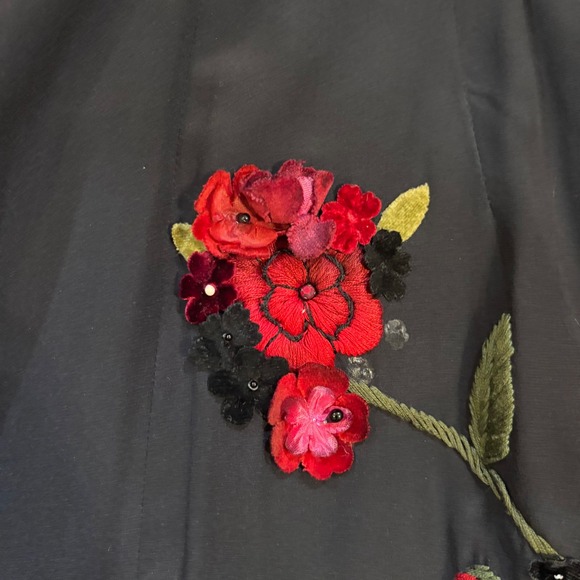 Dolce & Gabbana Silk Wrap Coat Floral Embroidery Fur Collar Black Red IT 44 - Picture 8 of 8